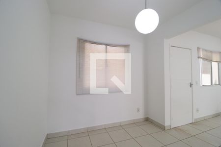 Sala de casa de condomínio para alugar com 3 quartos, 90m² em Morada da Colina, Uberlândia