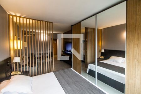 Quarto de apartamento à venda com 1 quarto, 28m² em Alphaville Industrial, Barueri