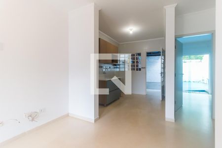 Sala de casa de condomínio para alugar com 2 quartos, 58m² em Vila Nova Aparecida, Mogi das Cruzes