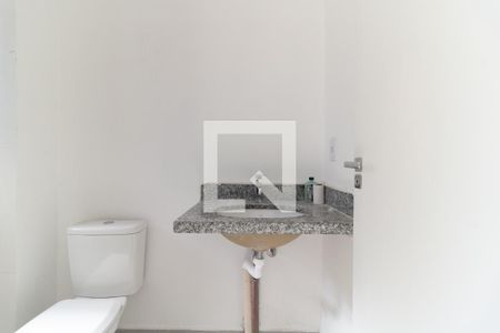 Banheiro de kitnet/studio para alugar com 1 quarto, 27m² em Bosque da Saúde, São Paulo