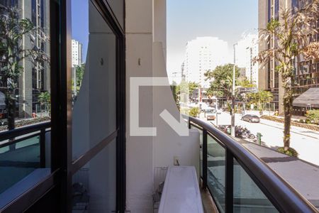 Sacada de apartamento à venda com 2 quartos, 70m² em Indianópolis, São Paulo