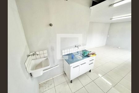 Cozinha e Área de Serviço de casa para alugar com 1 quarto, 48m² em Vila Diva, São Paulo