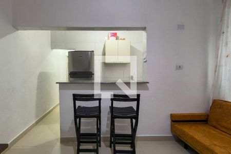 Cozinha  de apartamento para alugar com 1 quarto, 37m² em Guilhermina, Praia Grande