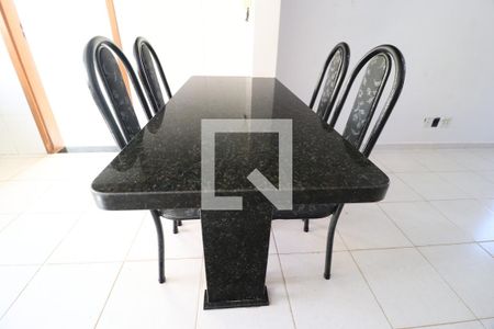 Sala de apartamento para alugar com 2 quartos, 58m² em Jardim Holanda, Uberlândia