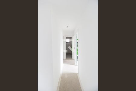 Corredor de apartamento à venda com 1 quarto, 55m² em Jardim Tupanci, Barueri