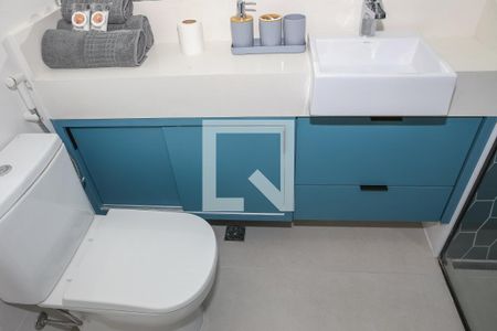 Banheiro de kitnet/studio para alugar com 1 quarto, 25m² em Perdizes, São Paulo