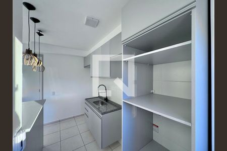 Cozinha e Área de Serviço de apartamento à venda com 2 quartos, 43m² em Recreio dos Bandeirantes, Rio de Janeiro