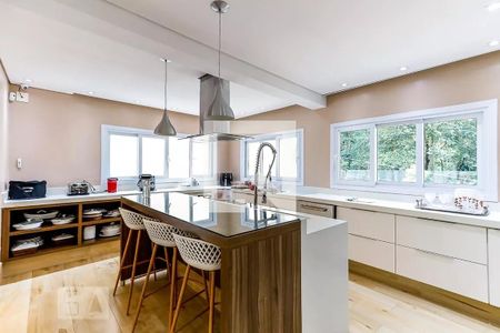 Sala de casa de condomínio à venda com 4 quartos, 600m² em Vila Albertina, São Paulo