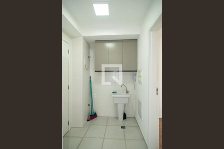 Sala / Cozinha / Área de Serviço de apartamento para alugar com 2 quartos, 38m² em Bela Vista, São Paulo