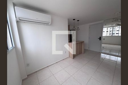 Sala de apartamento para alugar com 2 quartos, 48m² em Barra da Tijuca, Rio de Janeiro