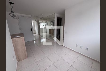 Sala de apartamento para alugar com 2 quartos, 48m² em Barra da Tijuca, Rio de Janeiro