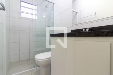 Banheiro de casa para alugar com 1 quarto, 32m² em Jardim Niteroi, São Paulo