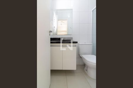 Banheiro Suíte de casa para alugar com 1 quarto, 33m² em Jardim Niteroi, São Paulo