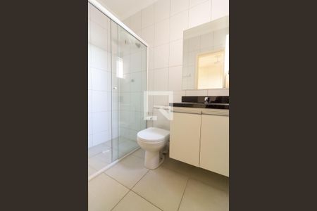 Banheiro Suíte de casa para alugar com 1 quarto, 33m² em Jardim Niteroi, São Paulo