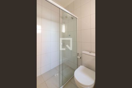 Banheiro Suíte de casa para alugar com 1 quarto, 33m² em Jardim Niteroi, São Paulo