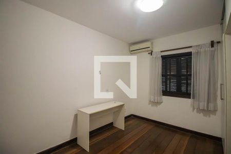 Quarto 2 de casa de condomínio para alugar com 4 quartos, 360m² em Rio do Ouro, São Gonçalo