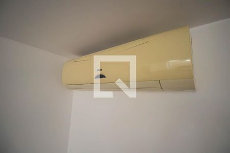 Sala de casa de condomínio para alugar com 4 quartos, 360m² em Rio do Ouro, São Gonçalo