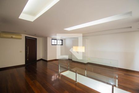 Sala de casa de condomínio para alugar com 4 quartos, 360m² em Rio do Ouro, São Gonçalo