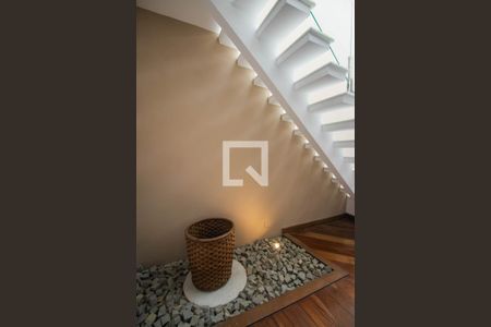 Sala de casa de condomínio para alugar com 4 quartos, 360m² em Rio do Ouro, São Gonçalo