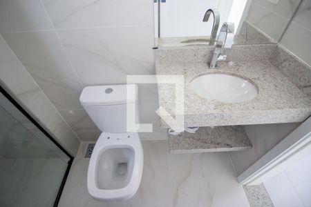 Banheiro da Suíte de apartamento para alugar com 3 quartos, 80m² em Cabral, Contagem