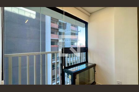 Varanda de kitnet/studio para alugar com 1 quarto, 23m² em Pinheiros, São Paulo