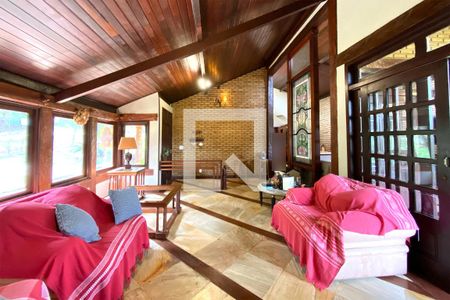 Sala de casa de condomínio à venda com 4 quartos, 400m² em Ville de Montagne, Nova Lima
