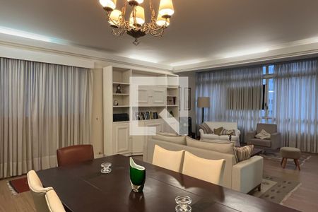 Apartamento para alugar com 3 quartos, 170m² em Gonzaga, Santos