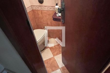 Lavabo de apartamento para alugar com 3 quartos, 170m² em Gonzaga, Santos