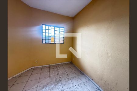 Quarto 1 de casa para alugar com 2 quartos, 50m² em Camargos, Belo Horizonte
