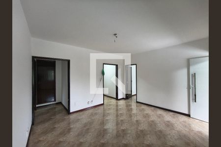 Casa de Condomínio para alugar com 3 quartos, 168m² em Anil, Rio de Janeiro