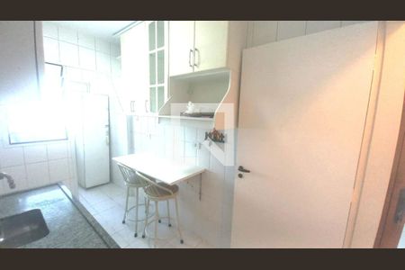 Cozinha de apartamento para alugar com 2 quartos, 62m² em Vila Gumercindo, São Paulo