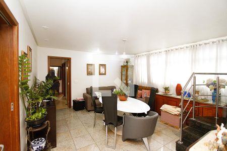 Apartamento para alugar com 4 quartos, 218m² em Grajaú, Belo Horizonte
