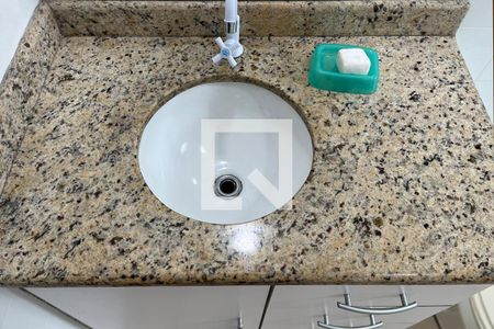 Banheiro de apartamento para alugar com 1 quarto, 47m² em Encruzilhada, Santos