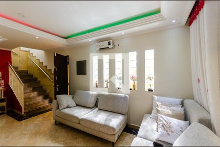 Sala de casa à venda com 4 quartos, 200m² em Vila Francos, São Paulo
