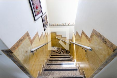 Escada de casa à venda com 4 quartos, 200m² em Vila Francos, São Paulo