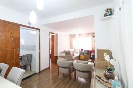 Casa à venda com 3 quartos, 180m² em Vila Constança, São Paulo