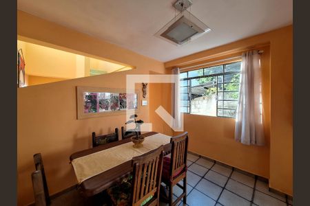 Sala de casa à venda com 4 quartos, 215m² em Chora Menino, São Paulo