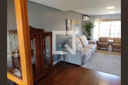Sala de casa à venda com 3 quartos, 350m² em Espírito Santo, Porto Alegre