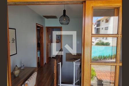 Sala de casa à venda com 3 quartos, 350m² em Espírito Santo, Porto Alegre