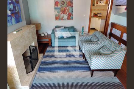 Sala de casa à venda com 3 quartos, 350m² em Espírito Santo, Porto Alegre