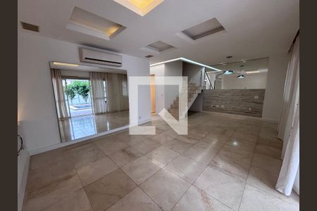 Sala de casa de condomínio à venda com 4 quartos, 240m² em Recreio dos Bandeirantes, Rio de Janeiro