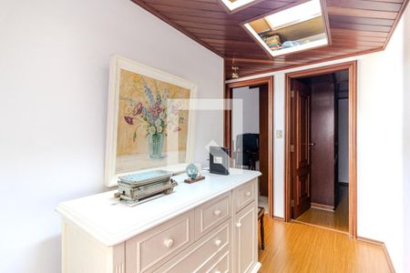 Corredor de apartamento à venda com 3 quartos, 96m² em Higienópolis, São Paulo