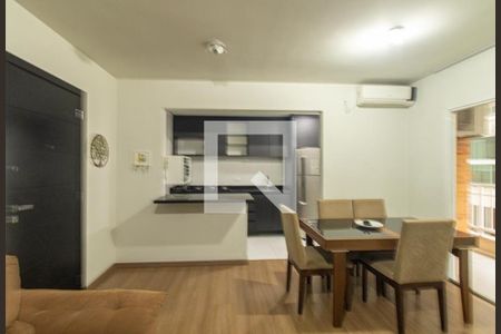 Sala de apartamento para alugar com 2 quartos, 70m² em Hugo Lange, Curitiba