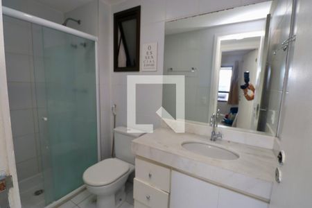 Banheiro de apartamento para alugar com 1 quarto, 53m² em Alphaville I, Salvador