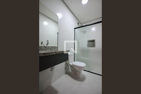 Banheiro de kitnet/studio para alugar com 1 quarto, 32m² em Lapa de Baixo, São Paulo