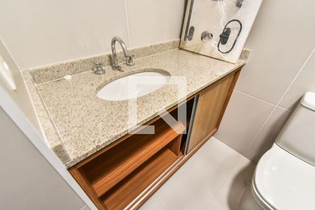 Banheiro de kitnet/studio para alugar com 1 quarto, 22m² em Paraíso, São Paulo