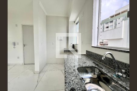 Cozinha e Área de Serviço de apartamento à venda com 3 quartos, 150m² em Vila Cloris, Belo Horizonte