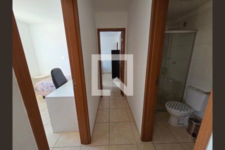 Sala de apartamento para alugar com 2 quartos, 57m² em Guilhermina, Praia Grande