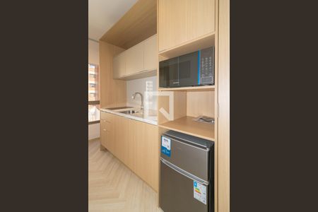 Cozinha de apartamento para alugar com 1 quarto, 29m² em Itaim Bibi, São Paulo