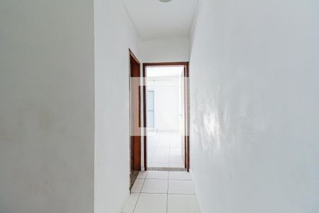 Corredor de casa para alugar com 3 quartos, 155m² em Capão Redondo, São Paulo